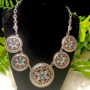 NWT! Gorgeous silver and blue necklace set w/ matching earrings. Ready to ship!